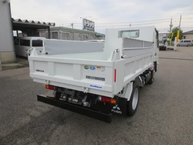 三菱 キャンター 2RG-FBA60(2WD)の写真4