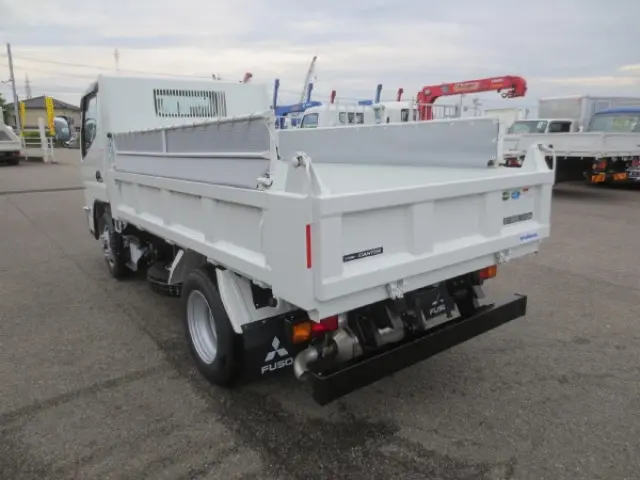 三菱 キャンター 2RG-FBA60(2WD)の写真5