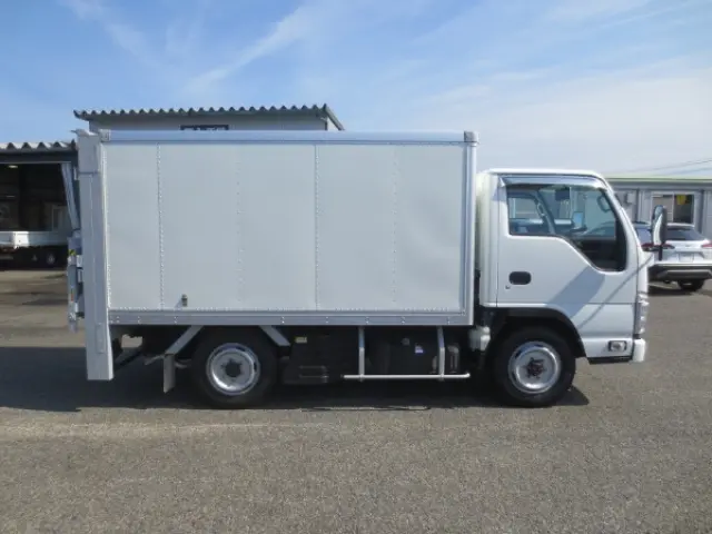 いすゞ エルフ TRG-NHS85AN(2WD)の写真9