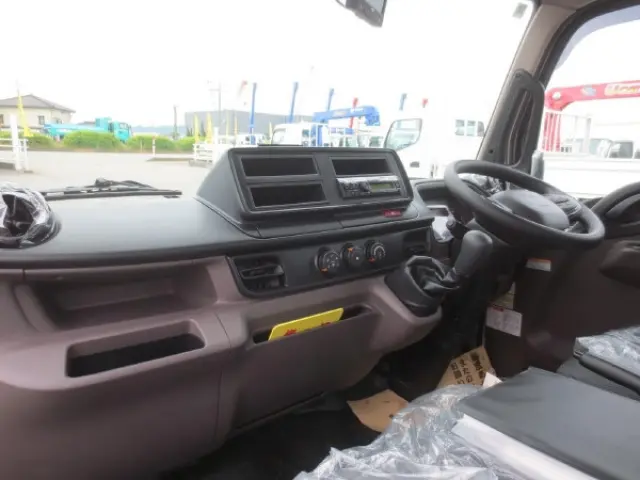 三菱 キャンター 2RG-FBA60(2WD)の写真15