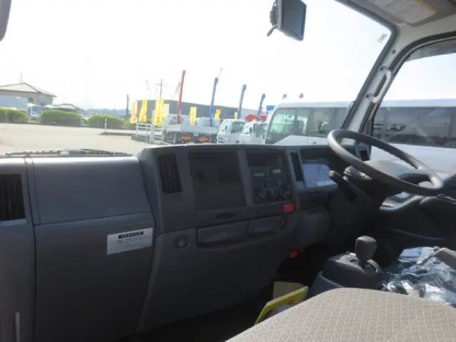 いすゞ エルフ TRG-NHS85AN(2WD)の写真18