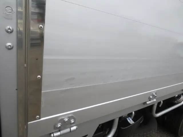 三菱 キャンター 2RG-FBA20(2WD)の写真19