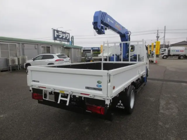 三菱 キャンター 2RG-FEAV0(2WD)の写真4