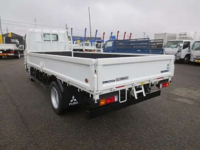 三菱 キャンター 2RG-FEAV0(2WD)の写真5