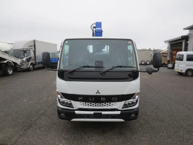 三菱 キャンター 2RG-FEAV0(2WD)の写真6
