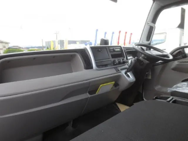 三菱 キャンター 2PG-FEB50(2WD)の写真14