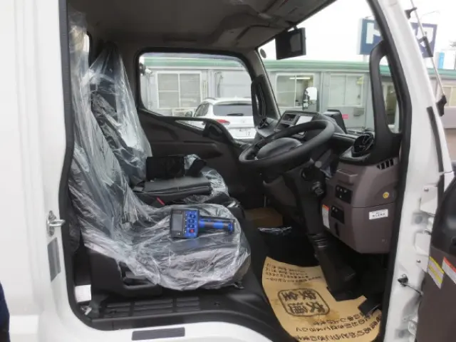 三菱 キャンター 2RG-FEAV0(2WD)の写真14