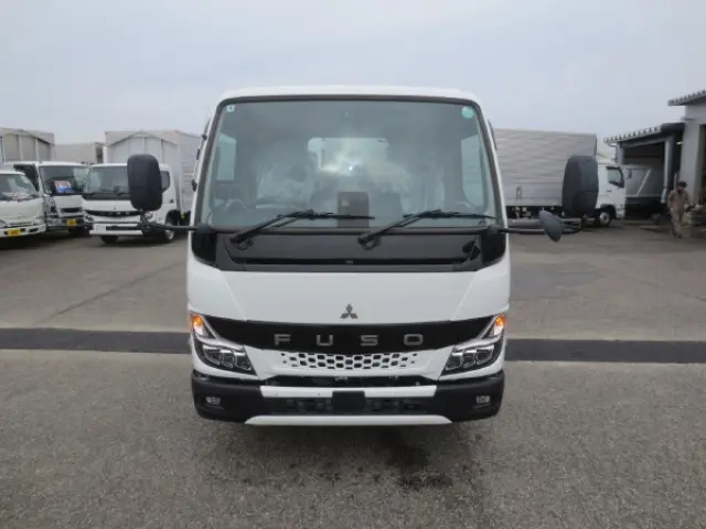 三菱 キャンター 2RG-FEAV0(2WD)の写真6