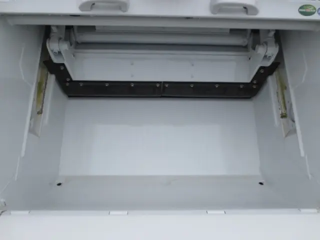 三菱 キャンター 2RG-FEAV0(2WD)の写真11