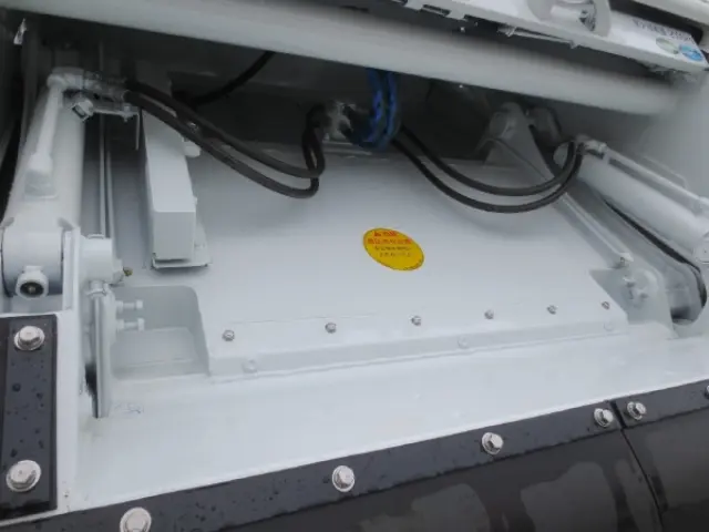 三菱 キャンター 2RG-FEAV0(2WD)の写真12