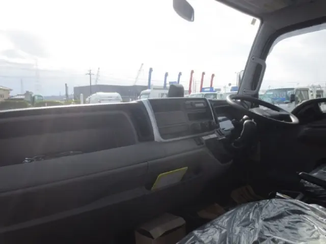 三菱 キャンター 2PG-FEB80(2WD)の写真15