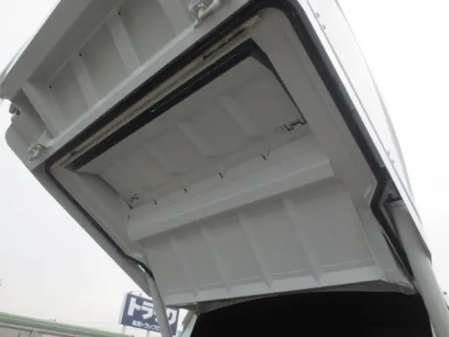 三菱 キャンター 2RG-FEAV0(2WD)の写真15