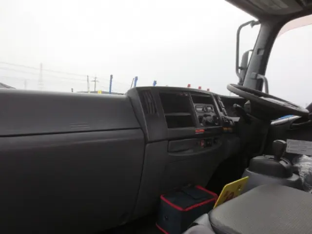 いすゞ フォワード 2PG-FRR90S1(2WD)の写真32