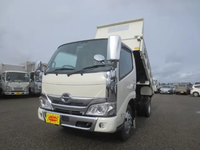 日野 デュトロ 2RG-XZU600T(2WD)の写真1