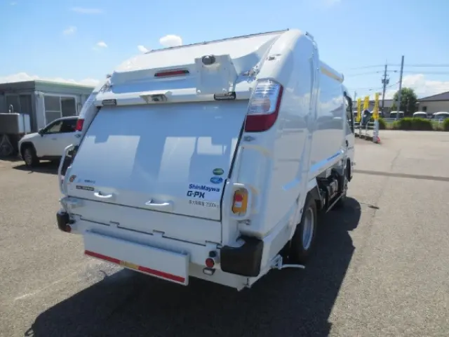三菱 キャンター 2RG-FEAV0(2WD)の写真4