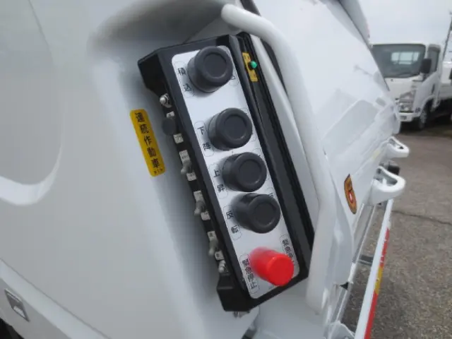 三菱 キャンター 2PG-FEA80(2WD)の写真18