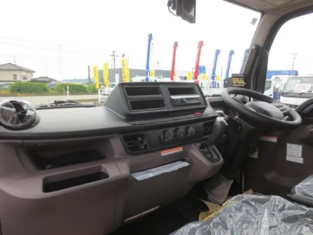 三菱 キャンター 2PG-FEA80(2WD)の写真21