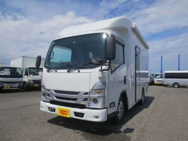 いすゞ エルフ 2RG-NMR88N(2WD)の写真1