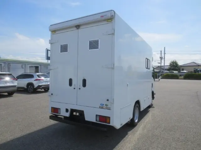 いすゞ エルフ 2RG-NMR88N(2WD)の写真4