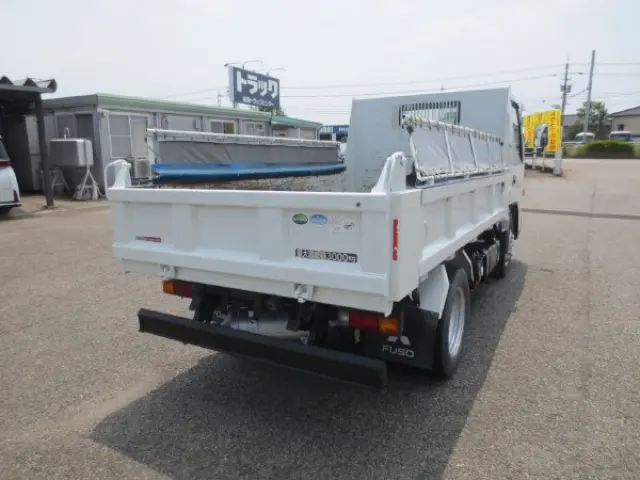 三菱 キャンター 2RG-FBA60(2WD)の写真4