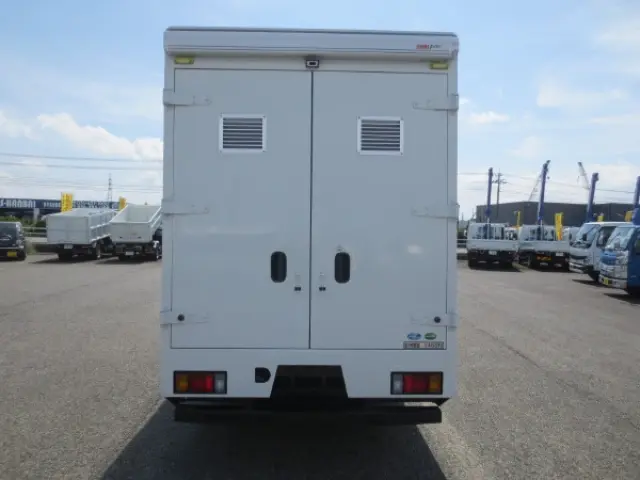 いすゞ エルフ 2RG-NMR88N(2WD)の写真7