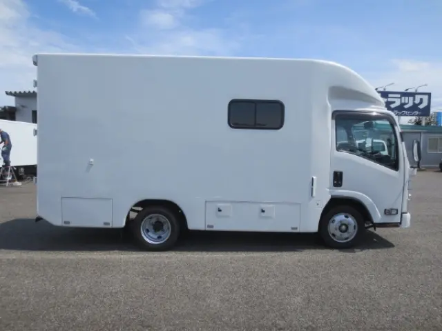 いすゞ エルフ 2RG-NMR88N(2WD)の写真8