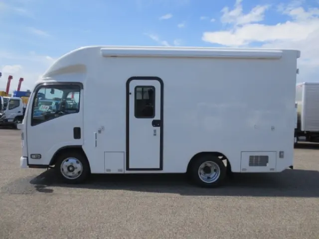 いすゞ エルフ 2RG-NMR88N(2WD)の写真9