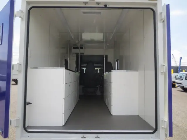 いすゞ エルフ 2RG-NMR88N(2WD)の写真10