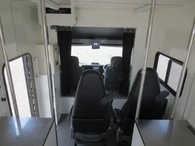 いすゞ エルフ 2RG-NMR88N(2WD)の写真11