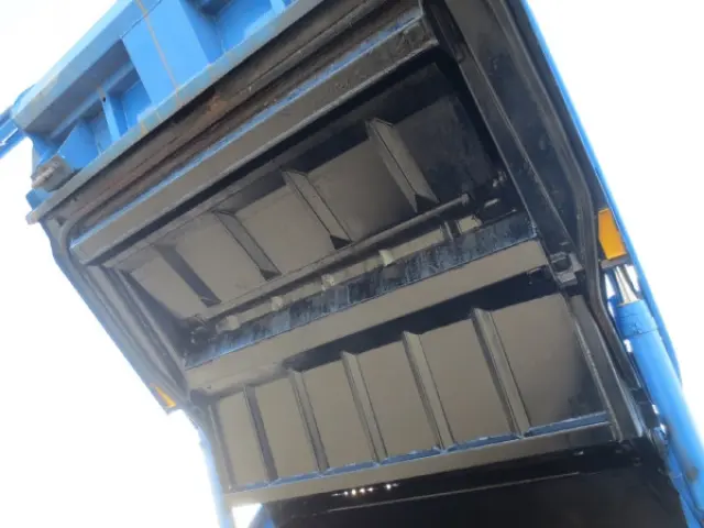 三菱 キャンター 2RG-FEAV0(2WD)の写真15