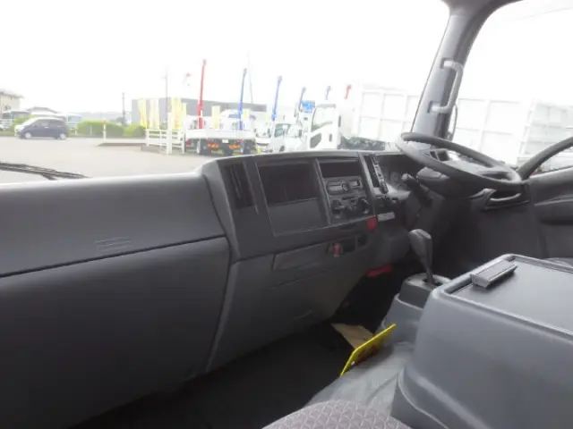 いすゞ エルフ TRG-NPR85AR(2WD)の写真15
