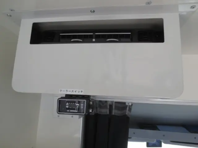 いすゞ エルフ 2RG-NMR88N(2WD)の写真16