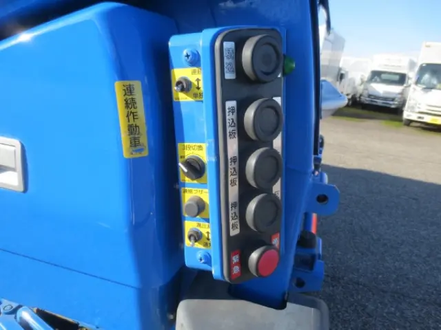 三菱 キャンター 2RG-FEAV0(2WD)の写真17