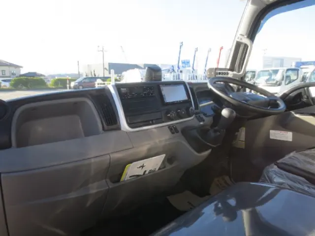 三菱 キャンター 2RG-FEAV0(2WD)の写真21