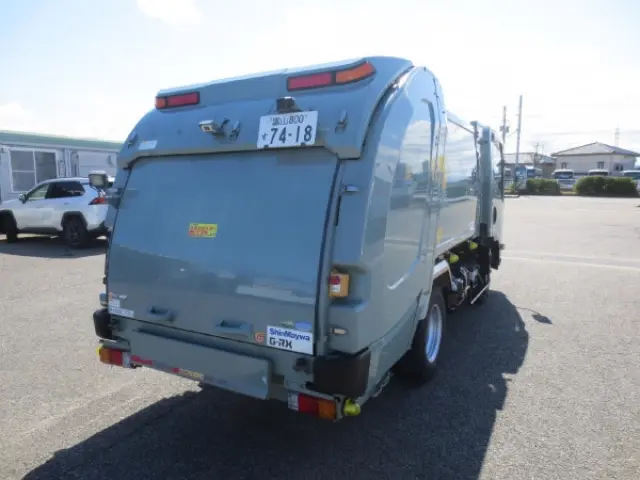 いすゞ エルフ TPG-NMR85AN(2WD)の写真4