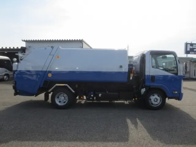 いすゞ エルフ 2PG-NPR88YN(2WD)の写真8