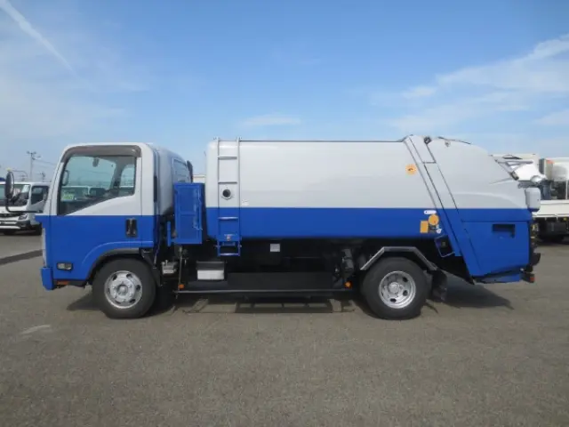いすゞ エルフ 2PG-NPR88YN(2WD)の写真9