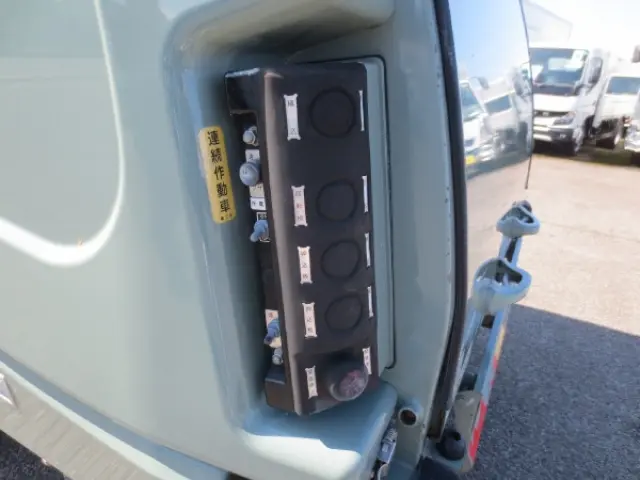 いすゞ エルフ TPG-NMR85AN(2WD)の写真16