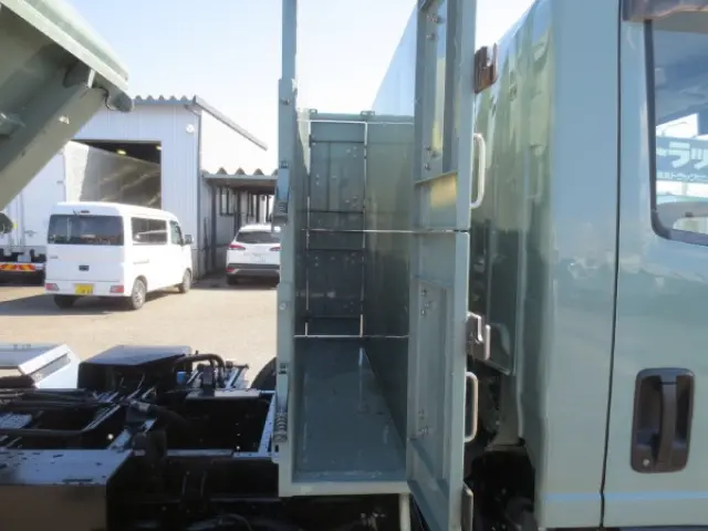 いすゞ エルフ TPG-NMR85AN(2WD)の写真17