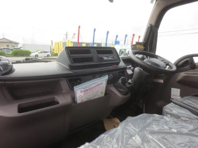 三菱 キャンター 2RG-FEAV0(2WD)の写真22