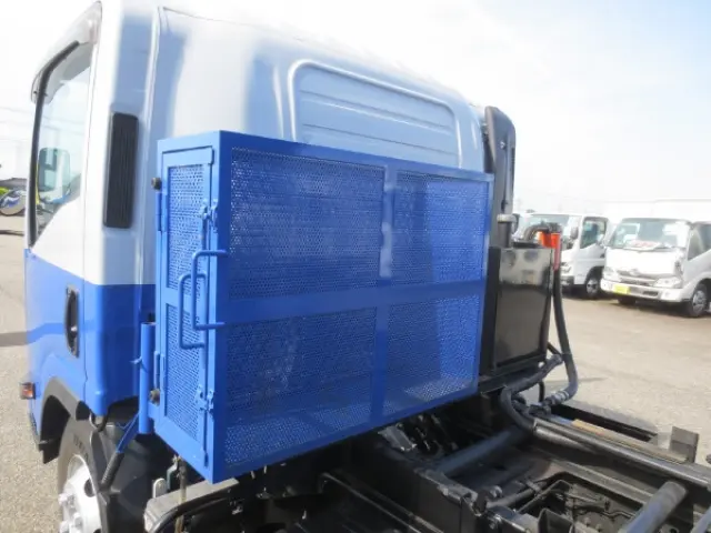 いすゞ エルフ 2PG-NPR88YN(2WD)の写真27