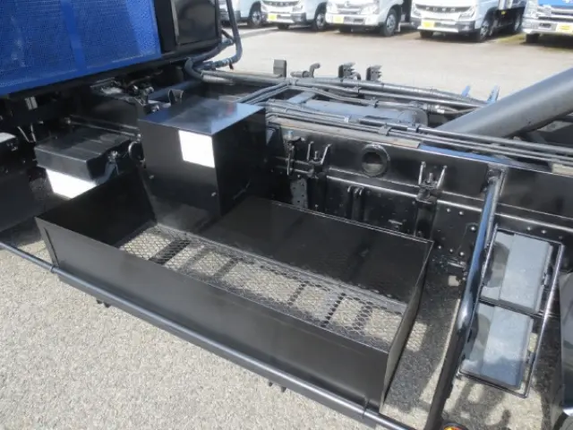 いすゞ エルフ 2PG-NPR88YN(2WD)の写真28