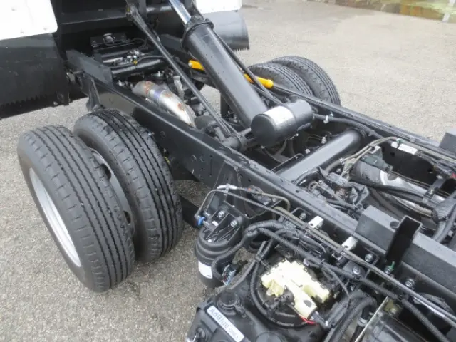 三菱 キャンター 2RG-FBA60(2WD)の写真13