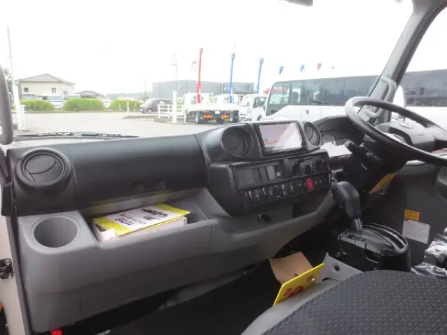 三菱 キャンター 2RG-FBA60(2WD)の写真15