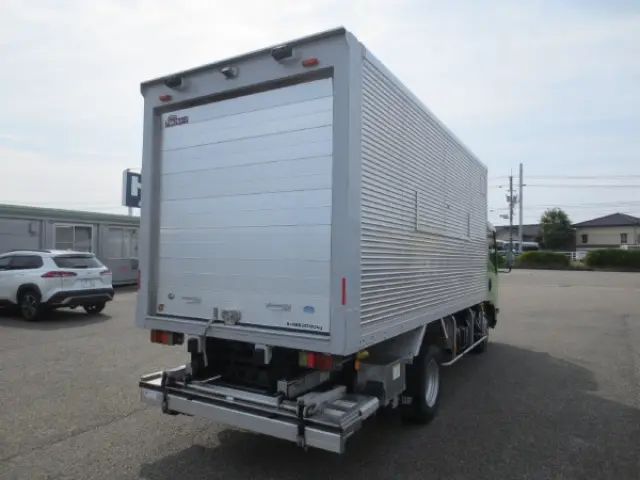 いすゞ エルフ TRG-NMR85AN(2WD)の写真4