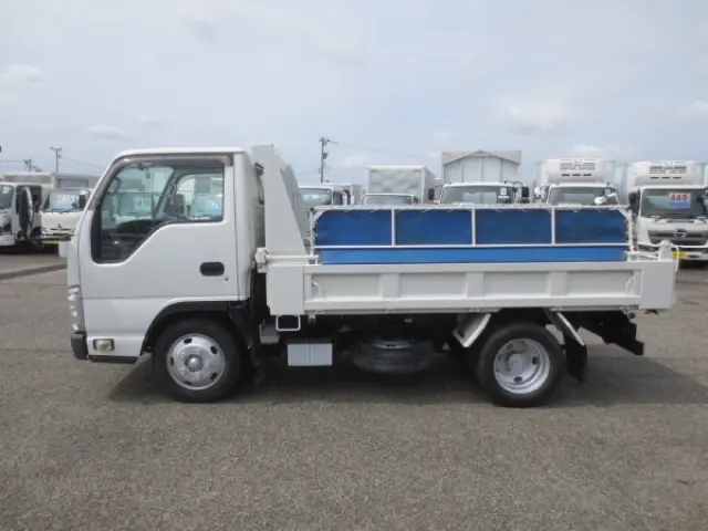 いすゞ エルフ TPG-NJR85AD(2WD)の写真9