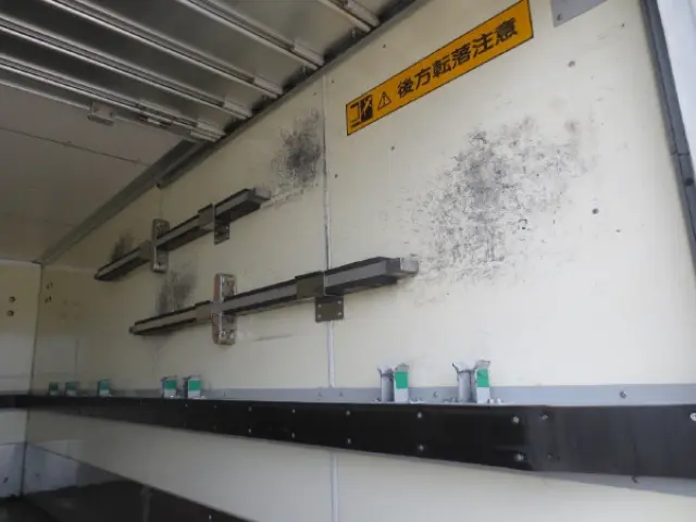 いすゞ エルフ TRG-NMR85AN(2WD)の写真13