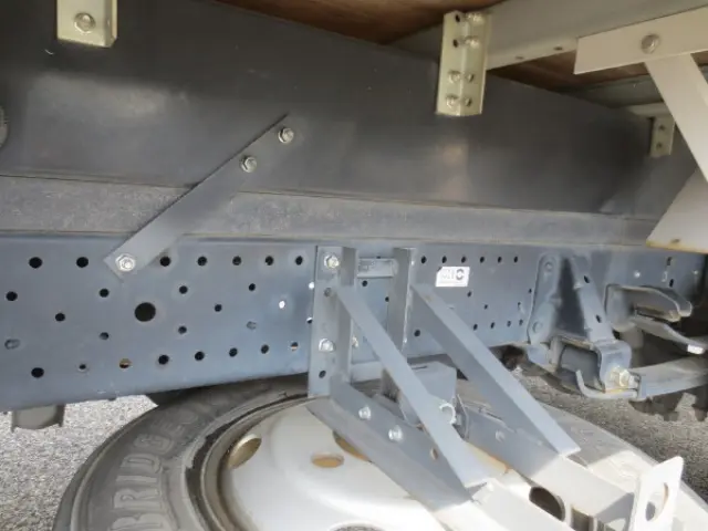 いすゞ エルフ TRG-NMR85AN(2WD)の写真14