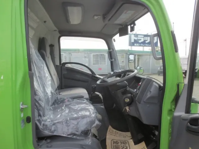 いすゞ エルフ TRG-NMR85AN(2WD)の写真15