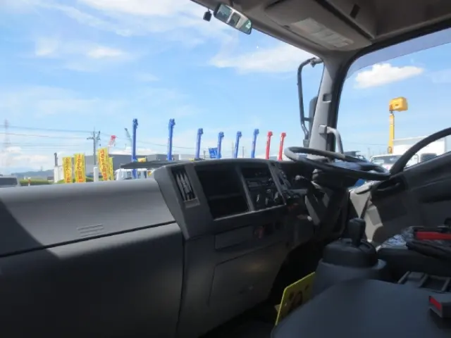 いすゞ フォワード TKG-FRR90S1(2WD)の写真15